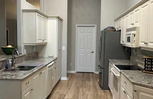 Town Park Casa | 3-bedroom house in fabulous Port Orange with WiFi, AC & Beautiful screened Pool
