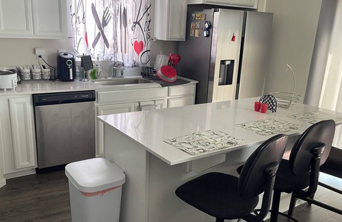Springfield Casa | 3-bedroom house in marvelous Springfield /Eugene, with AC, WiFi. Enjoy your stay