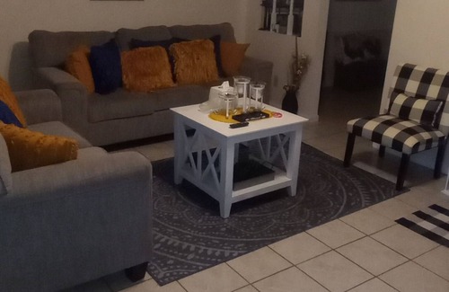 Stockbridge Casa | 3-bedroom house in marvelous Stockbridge with WiFi, AC