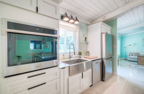 Fort Myers Casa | 3-bedroom house in welcoming Fort Myers with pool!