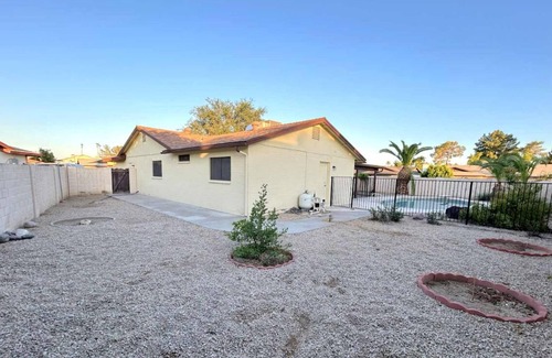 Manistee Ranch HOA Casa | 3-bedroom house in welcoming Glendale with WiFi, AC
