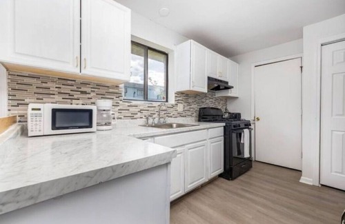 Hartford Casa | 3-bedroom house in welcoming Hartford with AC