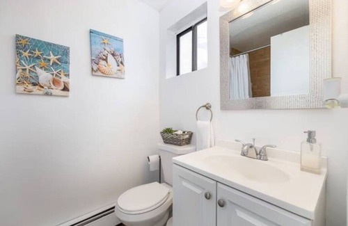 Hartford Casa | 3-bedroom house in welcoming Hartford with AC