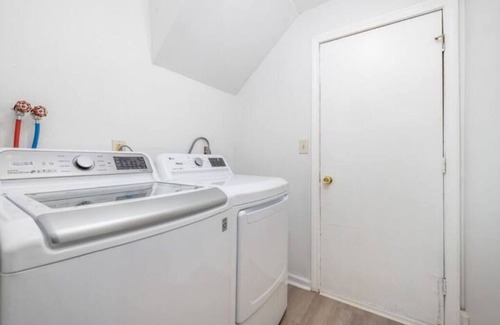 Hartford Casa | 3-bedroom house in welcoming Hartford with AC