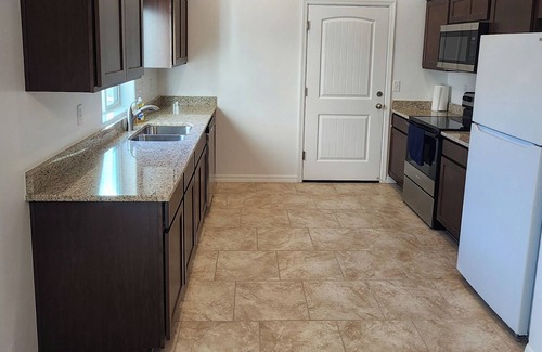 Kingman Casa | 3-bedroom house in welcoming Kingman with AC
