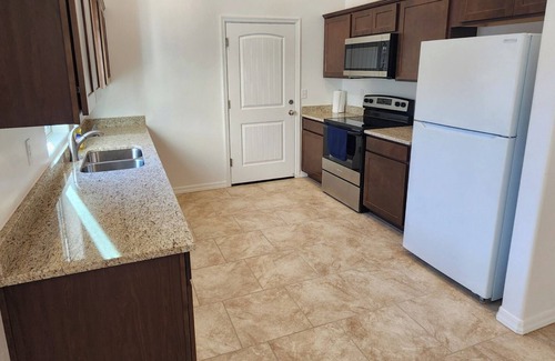 Kingman Casa | 3-bedroom house in welcoming Kingman with AC