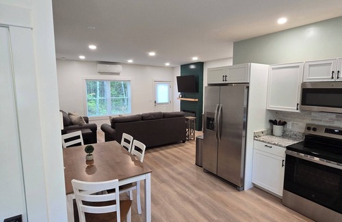 Ellsworth Casa | 3-bedroom house in wonderful Ellsworth with AC, WiFi sleeps 8
