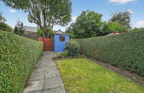 Lisburn Apartamento | 3 Bedroom House, Lisburn, 16 minutes to Belfast, Parking by StaybyNumbers