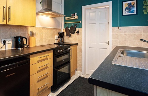 Wrexham Casa | 3 bedroom House Next to Wrexham FC Racecourse Stadium