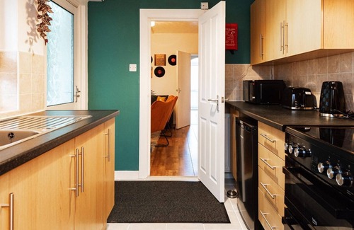 Wrexham Casa | 3 bedroom House Next to Wrexham FC Racecourse Stadium