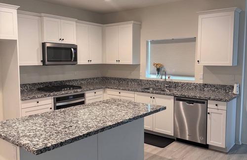 Hemet Casa | 3-bedroom house retreat in safe Hemet location near Diamond Valley Lake.
