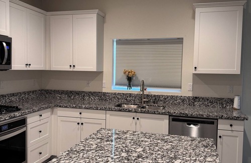 Hemet Casa | 3-bedroom house retreat in safe Hemet location near Diamond Valley Lake.