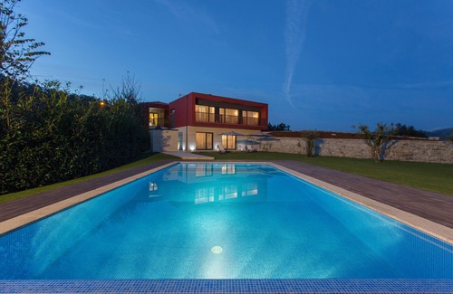 Medelo Casa | 3 BEDROOM HOUSE (TIN SPACE)