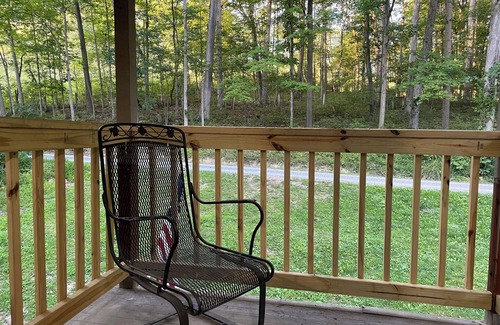 Bruceton Mills Casa | 3-bedroom house in beautiful Bruceton Mills with WiFi, AC