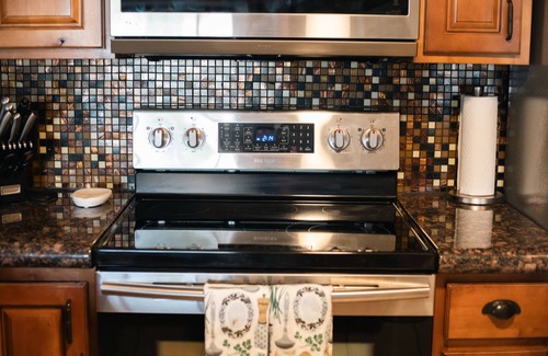 Havasu Foothill Estates Casa | 3-bedroom house in delightful Lake Havasu City, pool, sauna, Backyard resort.