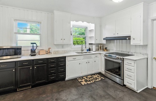 Travelers Rest Casa | 3-bedroom house downtown Travelers Rest short walk to dining, swamp rabbit trail