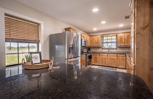 Bryan Casa | 3 Bedroom House w/ Outdoor Entertainment Area & Horse Accommodations