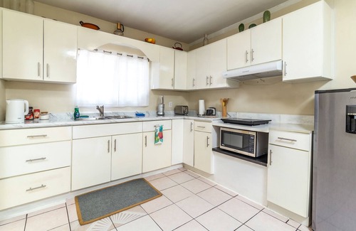 Tijuana Casa | 3 bedroom house w/ parking in a central location!