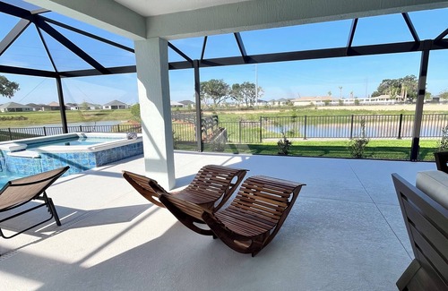 Okahumpka Casa | 3-bedroom house with Pool and Spa in The Villages with great views and privacy.