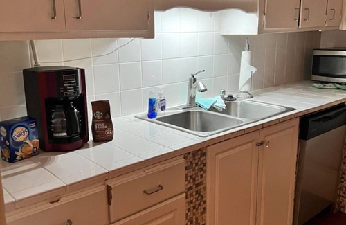 Goose Creek Casa | 3-bedroom house with AC, WiFi in quiet neighborhood Goose Creek Relo/nurse/Corp