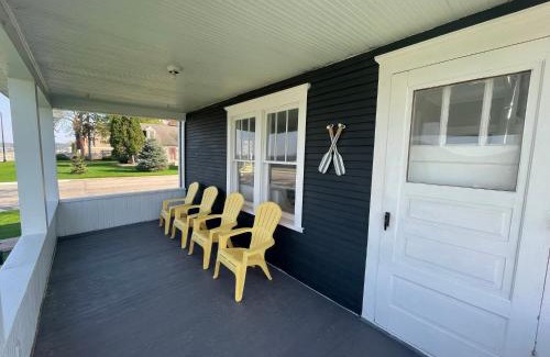 Lake City Casa | 3 Bedroom House with Lake Pepin views with access to shared pool
