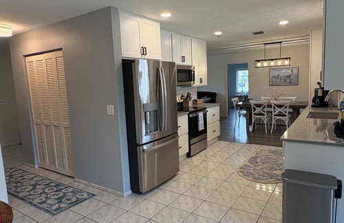 South Venice Casa | 3-bedroom house with private pool ,close to beautiful beaches!