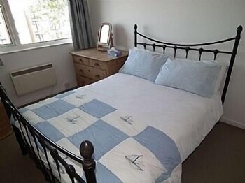 Cowes Casa | 3 Bedroom House With Sea Views