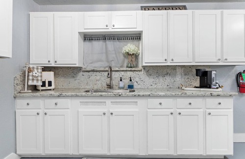 Lumberton Casa | 3-bedroom house with lots of parking