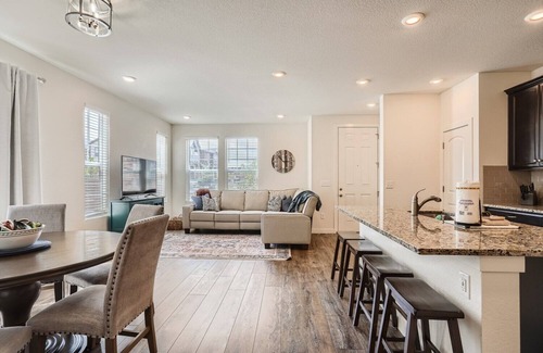 Aurora Casa | 3 bedroom in Incredible Saddle Rock Area