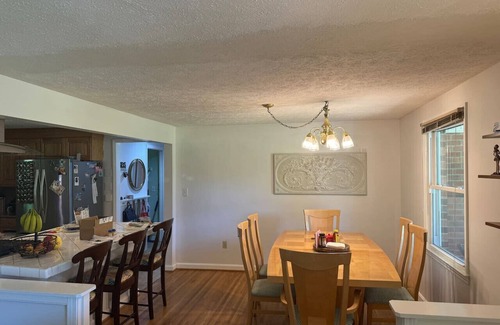 Oak Ridge Casa | 3 Bedroom in Oak Ridge. Close to High Point, Greensboro, or Winston-Salem