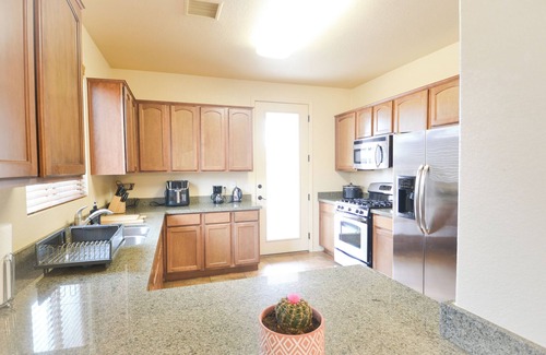 Sierra Vista Casa | 3-Bedroom in Summit Heights