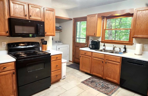 Boone Casa | 3-bedroom, King Beds, Dog-friendly, Skiing, Blowing Rock, Tweetsie, Boone, ASU