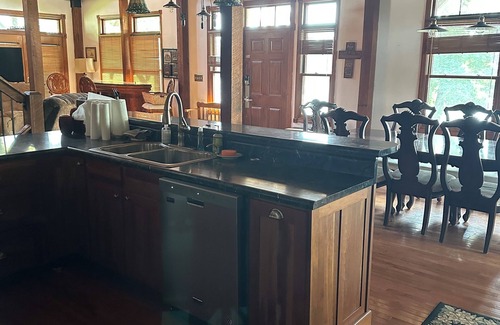 Centralia Casa | 3-bedroom lake house with the best view of Centralia Lake, perfect family spot