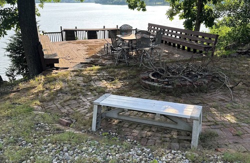 Centralia Casa | 3-bedroom lake house with the best view of Centralia Lake, perfect family spot