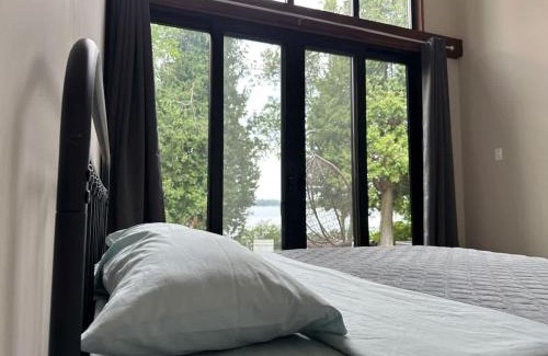Lakefield Casa | 3-bedroom Lakefront Villa #9