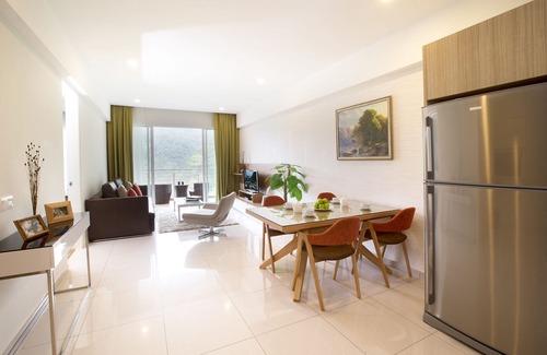 Hulu Kinta Apartamento | Suite ejecutiva de 3 dormitorios con vista al lago # 1
