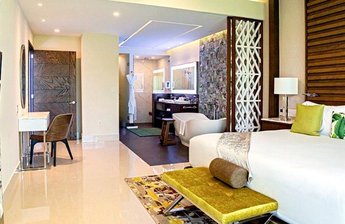 Playa Mujeres Complejo | 3 Bedroom Loft with Stunning Ocean Views on 5 Diamond Resort