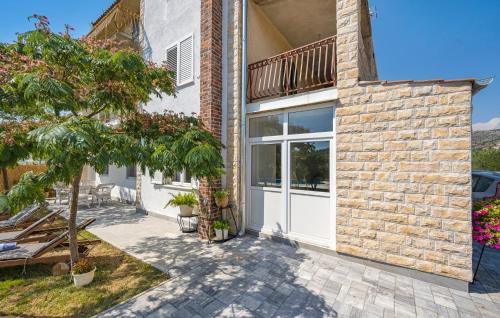 Danilo Apartamento | 3 Bedroom Lovely Apartment In Sibenik