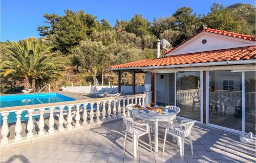 Karlovassi Casa | 3 Bedroom Lovely Home In Samos