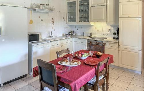 Karlovassi Casa | 3 Bedroom Lovely Home In Samos