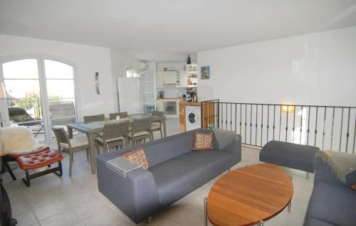 Aigues-Mortes Casa | 3 Bedroom Lovely Home In Aigues-Mortes