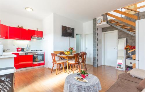 Krvavica Casa | 3 Bedroom Lovely Home In Makarska
