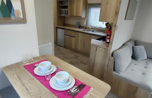 Prestonpans Complejo | 3 Bedroom Luxury Caravan - Vans With Business Sign Not Allowed