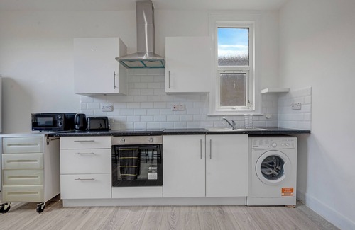 Northumberland Park Casa | 3 Bedroom Luxury House near Subway, Tottenham Stadium with Garden and Parking