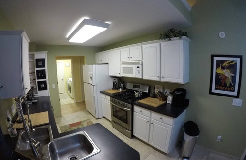 Toledo Condominio | Villa de lujo de 3 dormitorios con bañera de hidromasaje, cocina gourmet en unidad privada / garaje