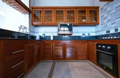 Central Kenya Coast Casa | 3 Bedroom Maisonnete