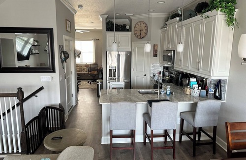 Pinellas Point Casa | 3-bedroom Marina Home on Water w/Private Elevator/Garage/Balcony in St Pete, FL