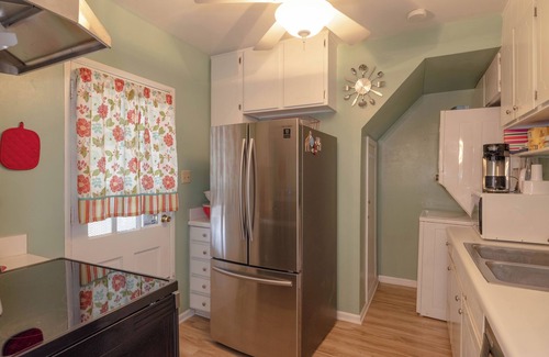 Forest Hills Apartamento | 3-bedroom Masters Rental in Prime Location!
