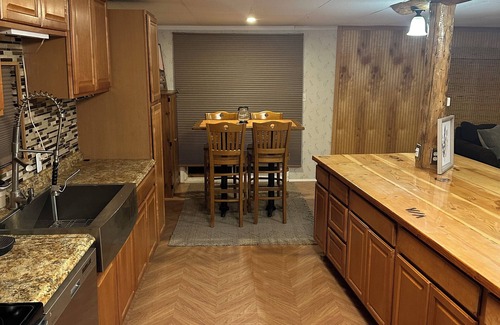 Natrona County Casa | 3-bedroom mobile home with horse pasture in welcoming Evansville with WiFi