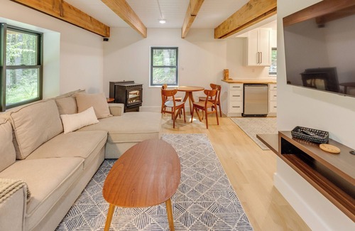 Lisbon Casa | 3-Bedroom Modern A-Frame with hiking, lake access, EV charger, and fire pit